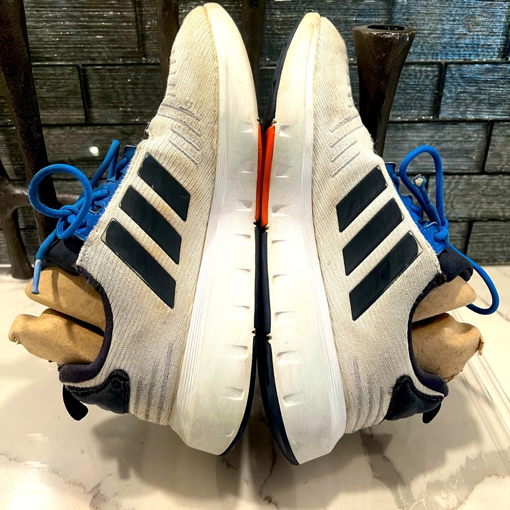Adidas Men’s White & Blue Running Sneakers